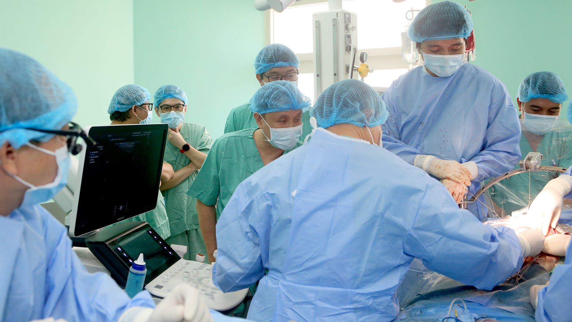 48 giờ đồng hồ, Bệnh viện Trung ương Huế lập 3 kỷ lục về ghép tạng - 4