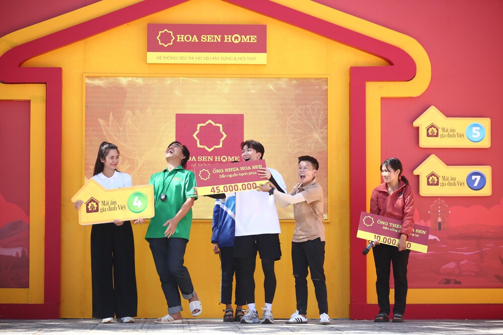 Ca sĩ Tăng Phúc và cầu thủ Nguyễn Thị Bích Thùy góp sức mang về giải thưởng 90 triệu cho trẻ em mồ côi - 3