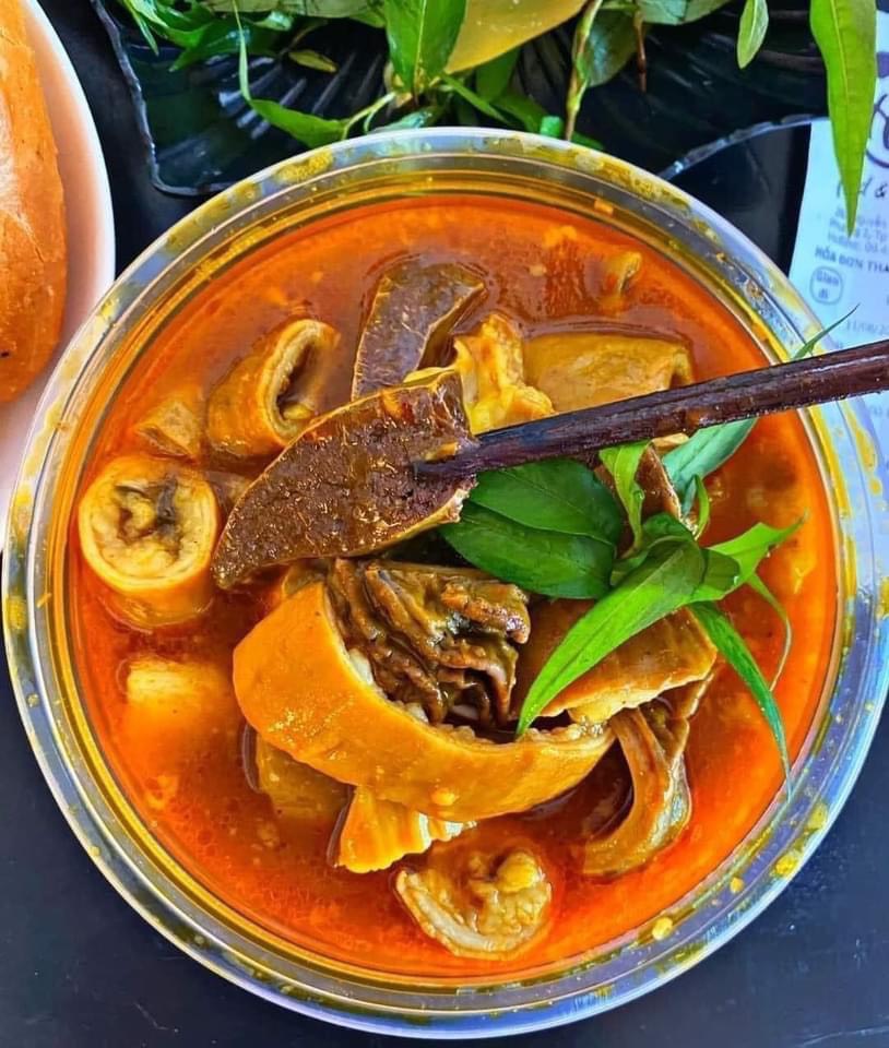 Món ăn đường phố Sài Gòn làm từ nội tạng động vật - 2