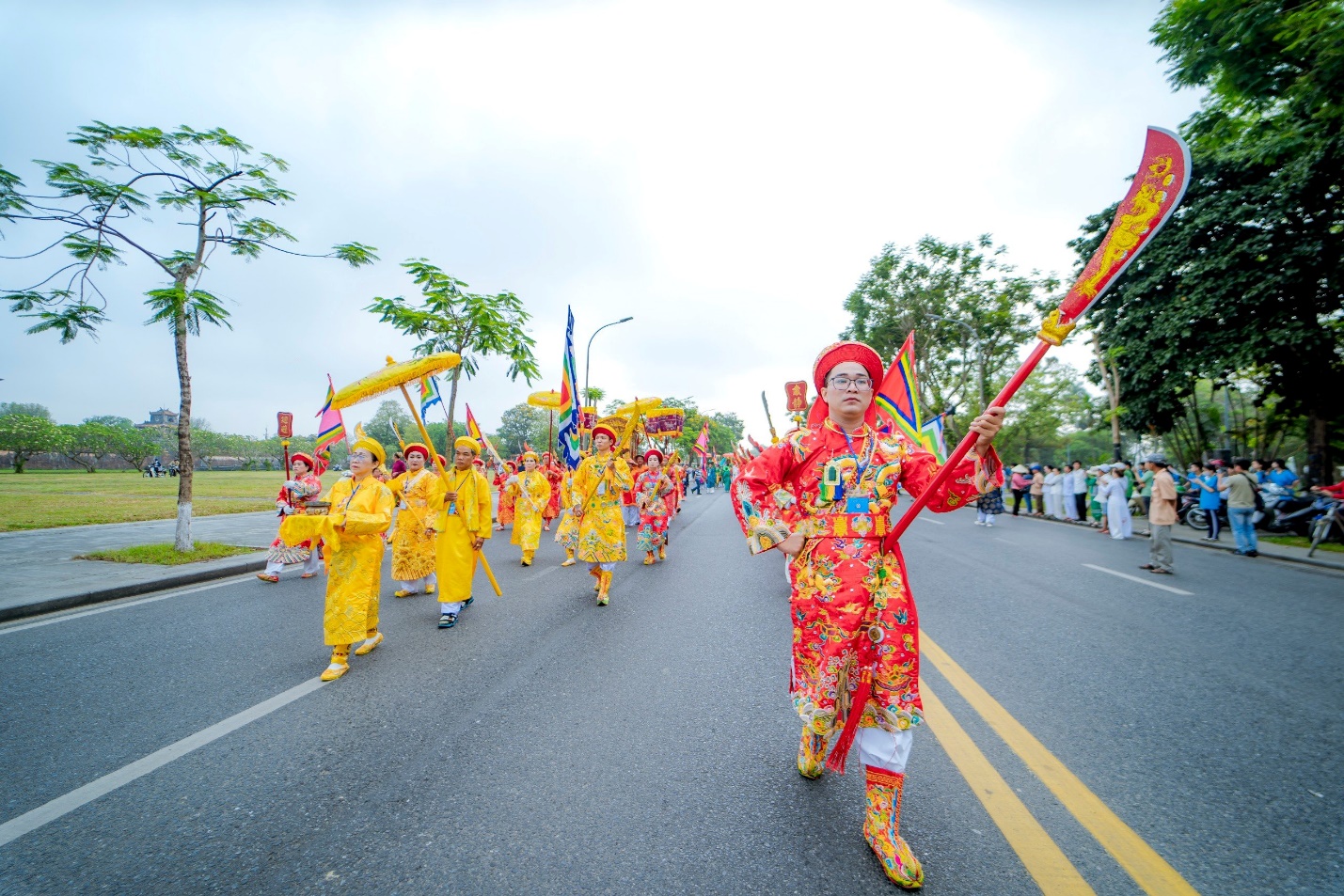 Lễ hội Điện Huệ Nam: Rực rỡ sắc màu văn hóa trên sông Hương - 13