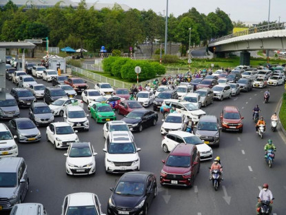 Chuyển động - TP.HCM: Tìm giải pháp giao thông cho khu vực sân bay Tân Sơn Nhất