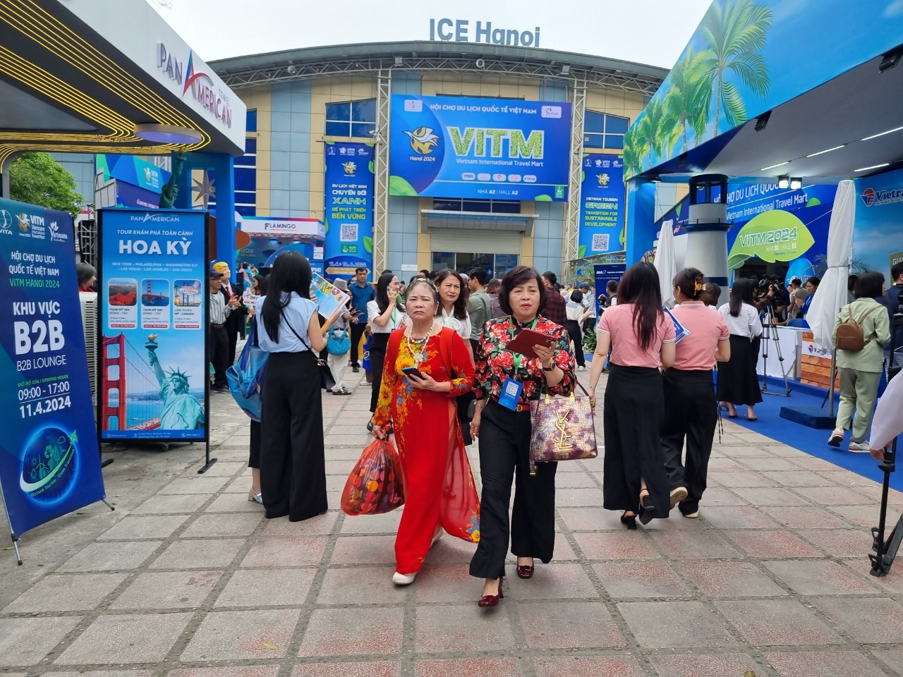 Du khách rộn ràng săn tour giá rẻ tại Hội chợ Du lịch quốc tế Hà Nội 2024 - 5