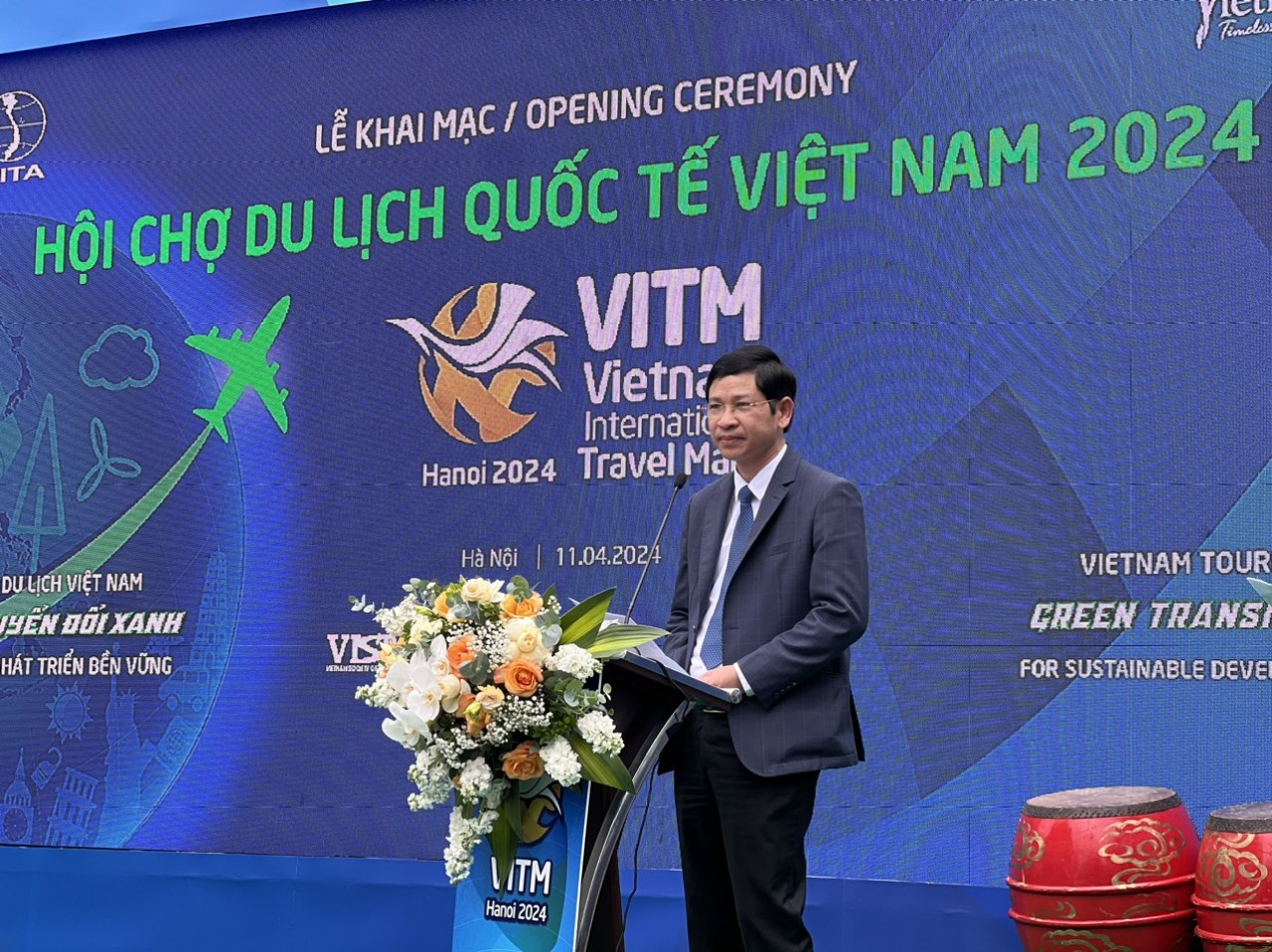 Du khách rộn ràng săn tour giá rẻ tại Hội chợ Du lịch quốc tế Hà Nội 2024 - 1