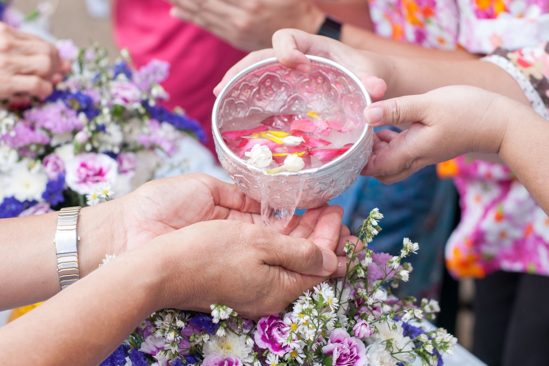 Songkran: Lễ hội té nước truyền thống mang đến sự khởi đầu mới - 7