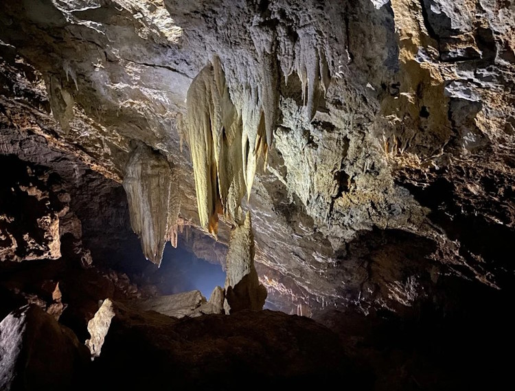 Phát hiện thêm 22 hang động ở Quảng Bình