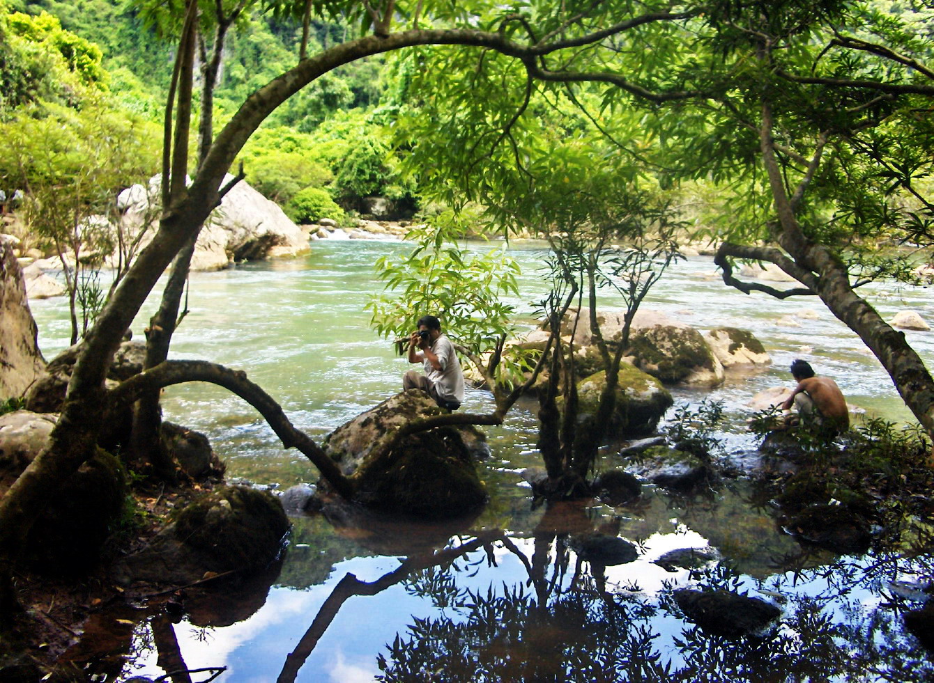 'Trốn nắng' ở Phong Nha - Kẻ Bàng, ngắm trọn cảnh ngoạn mục của núi rừng - 1