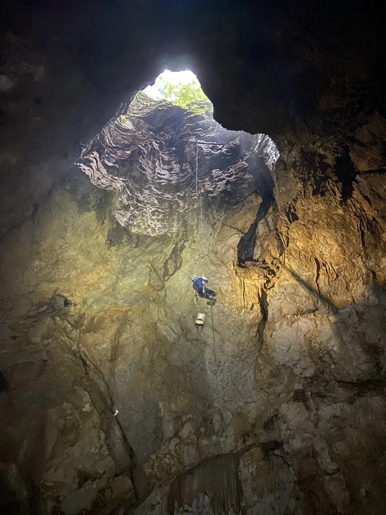 Phát hiện thêm 22 hang động ở Quảng Bình - 3