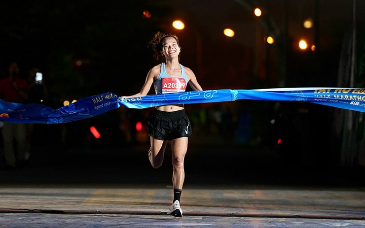 Phạm Thị Hồng Lệ phá kỷ lục giải bán marathon hàng đầu Việt Nam - 1