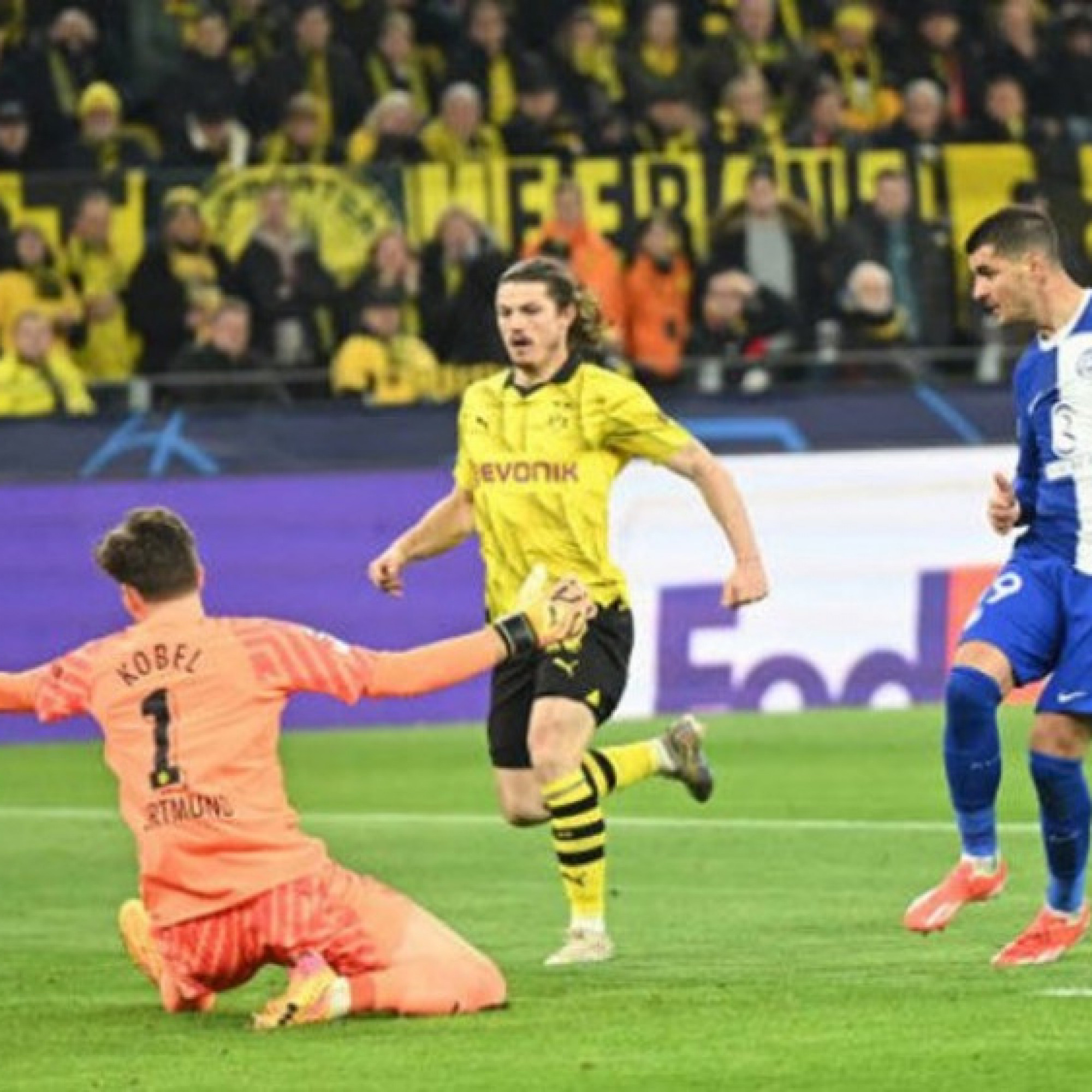  - Trực tiếp bóng đá Dortmund - Atletico Madrid: 2 pha bỏ lỡ khó tin trong 5 phút (Cúp C1)