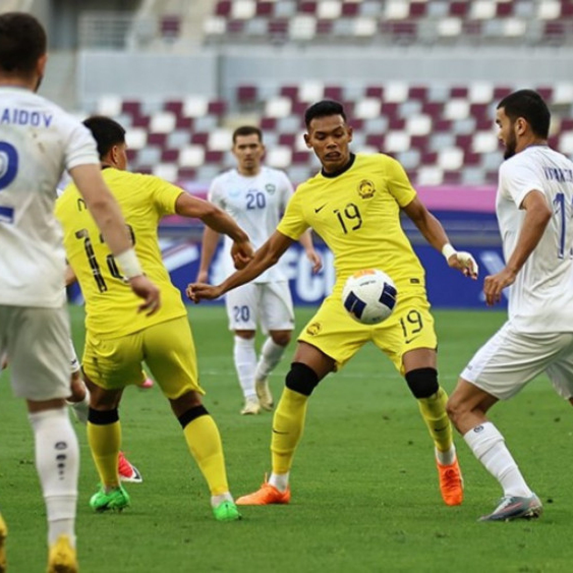  - Video bóng đá U23 Uzbekistan - U23 Malaysia: Sai lầm hàng thủ, cách biệt mong manh (U23 châu Á) (H1)