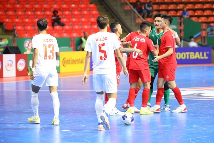 Kết quả bóng đá Việt Nam - Myanmar: Trừng phạt sai lầm, "người nhện" rực sáng (Futsal châu Á) - 1