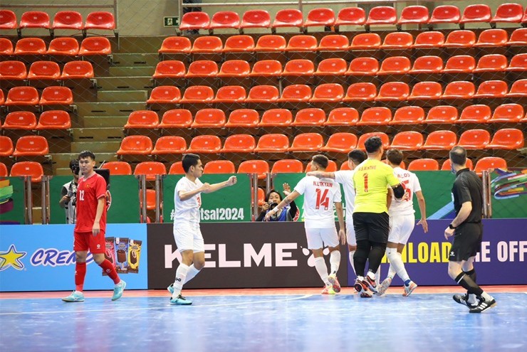 Kết quả bóng đá Việt Nam - Myanmar: Trừng phạt sai lầm, "người nhện" rực sáng (Futsal châu Á) - 2