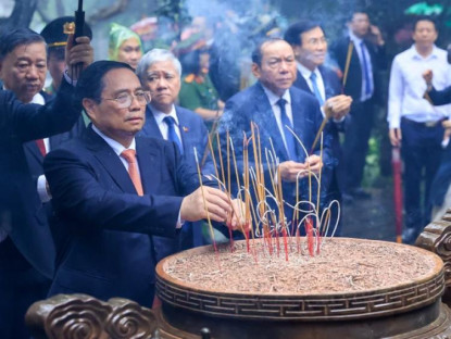 Chuyển động - Thủ tướng Phạm Minh Chính dâng hương tưởng niệm các Vua Hùng