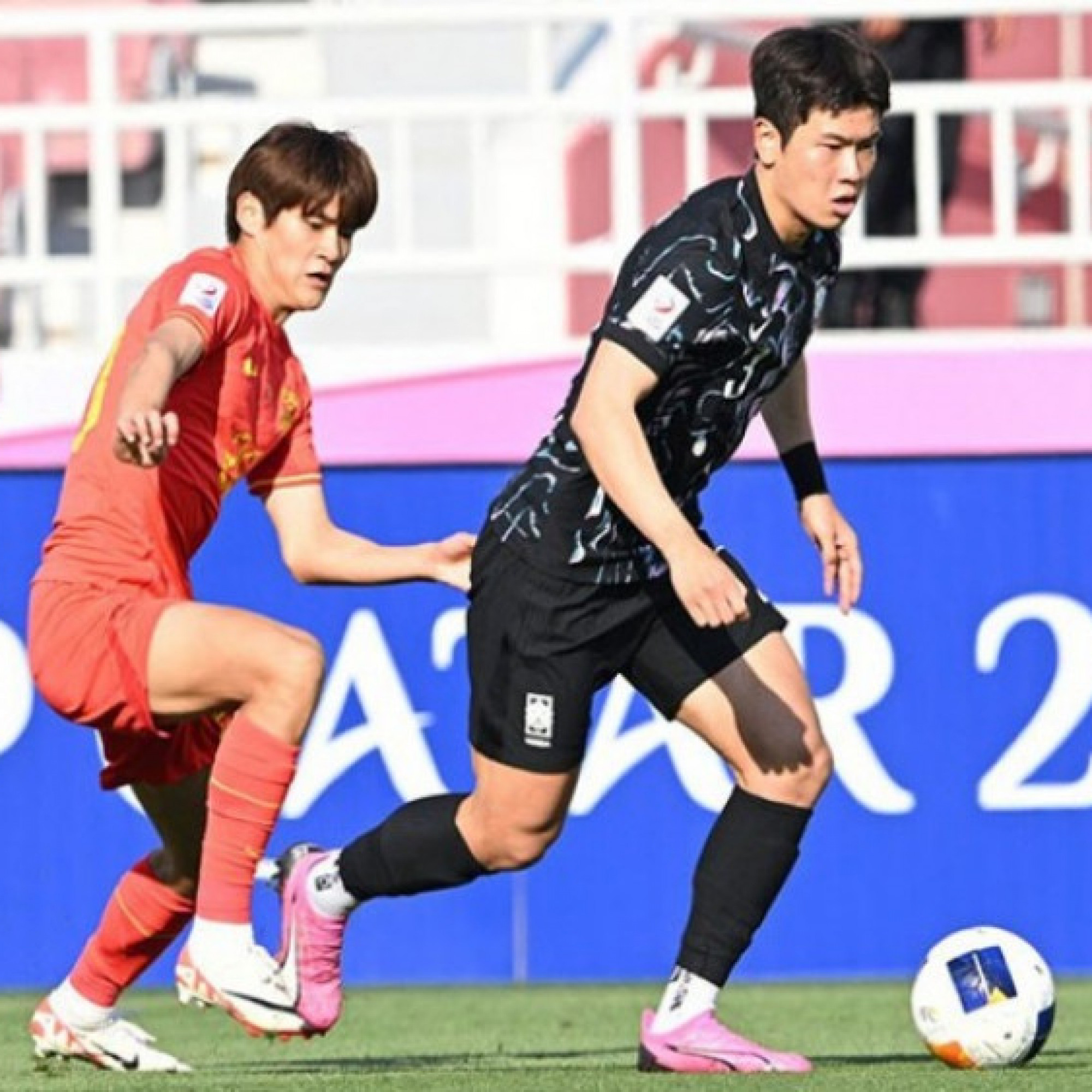  - Video bóng đá U23 Trung Quốc - U23 Hàn Quốc: Cú đúp ngôi sao, sáng cửa tứ kết (U23 châu Á)