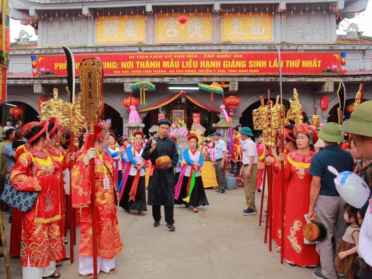 Lễ hội - Lễ hội phủ Quảng Cung và điển tích nơi Thánh mẫu Liễu Hạnh giáng sinh lần đầu tiên