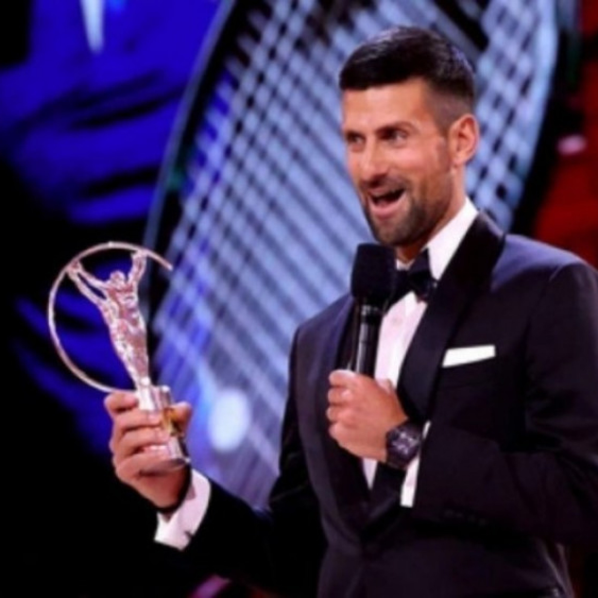 - Djokovic vượt Messi, lần thứ 5 giành giải "Oscar thể thao" như Federer