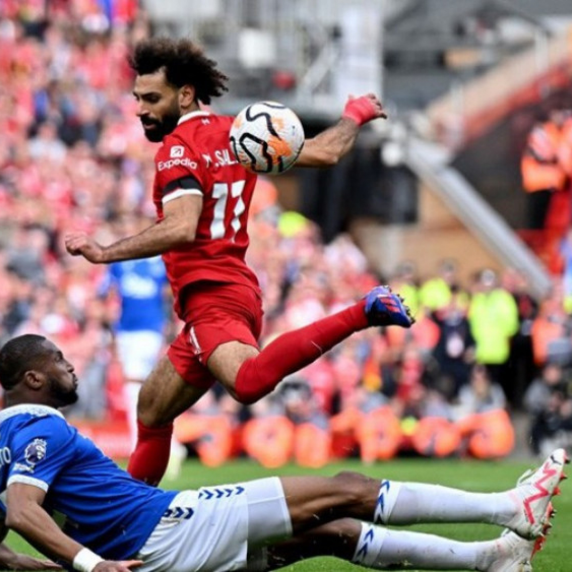  - Trực tiếp bóng đá Everton - Liverpool: Jota được khen dứt điểm hay hơn Salah (Ngoại hạng Anh)