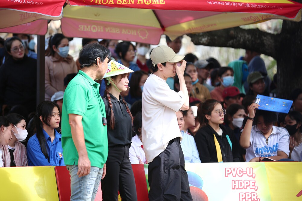 Kiều Minh Tuấn kể về tuổi thơ sớm mất cha, mẹ một mình nuôi các con vô cùng vất vả - 1