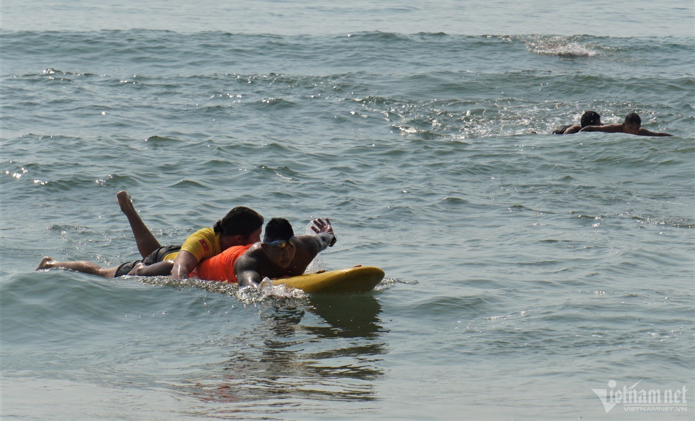 Cứu hộ viên xuất sắc của các bãi biển quốc tế tụ về Đà Nẵng tranh tài gay cấn - 4