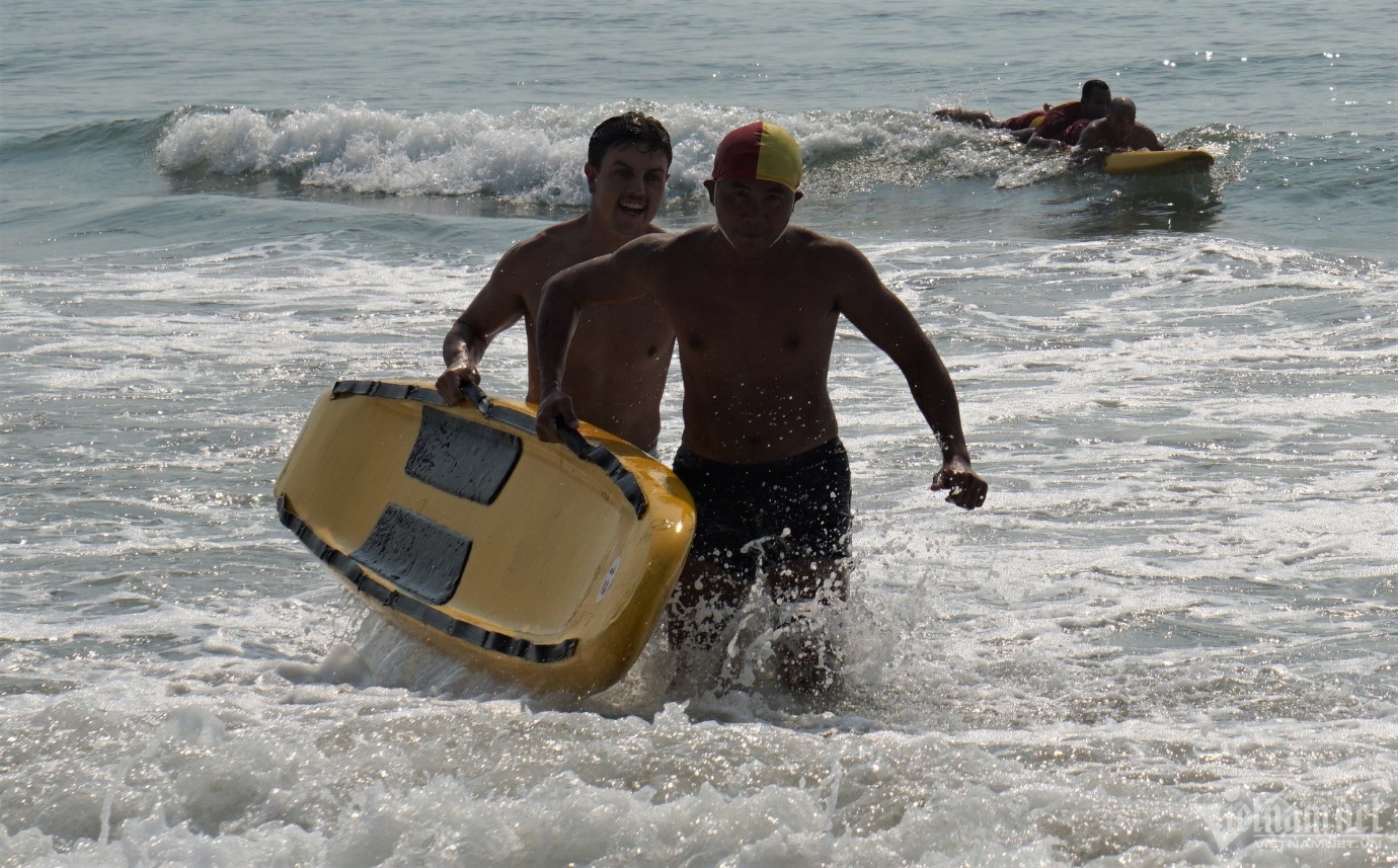 Cứu hộ viên xuất sắc của các bãi biển quốc tế tụ về Đà Nẵng tranh tài gay cấn - 8