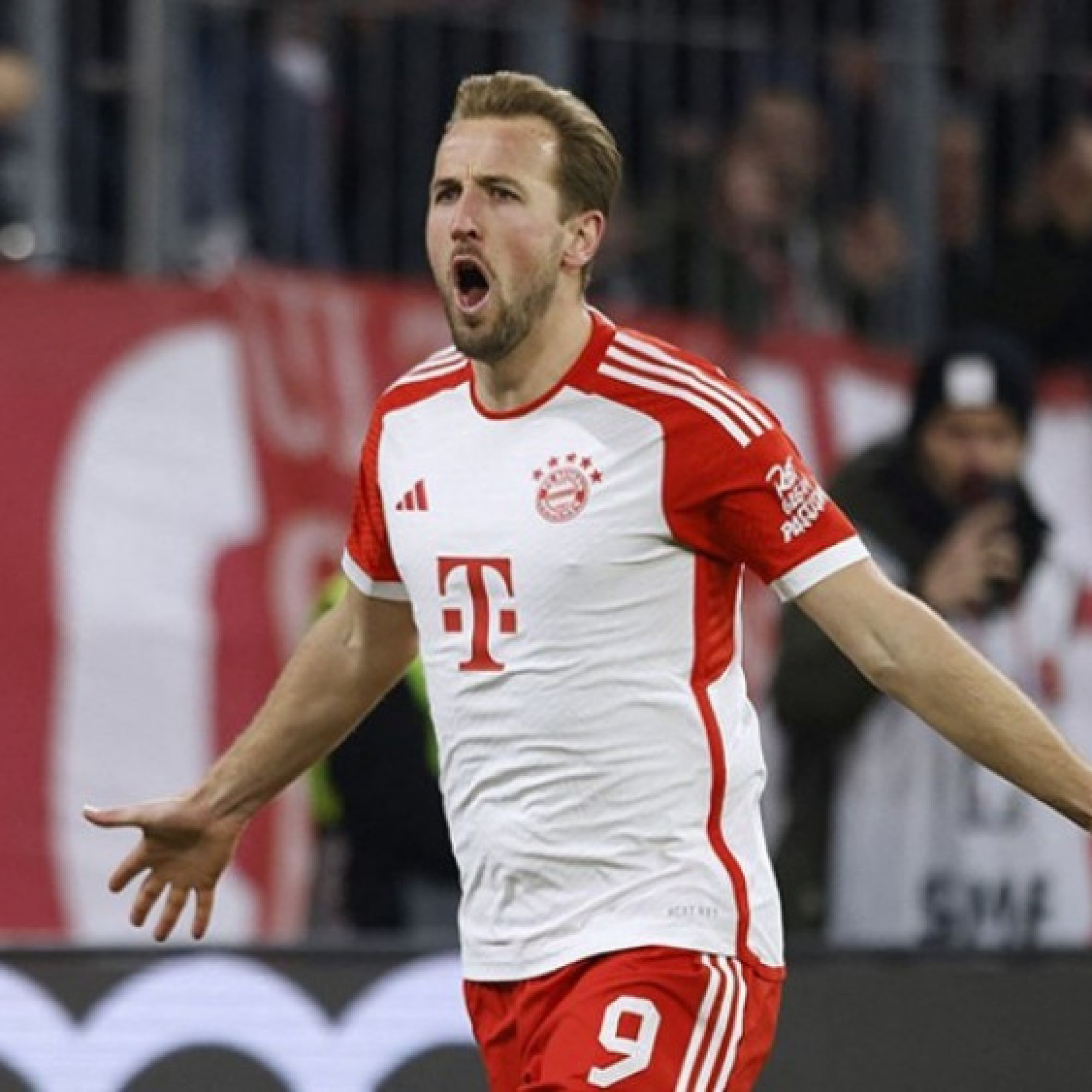  - Tin mới nhất bóng đá sáng 28/4: Harry Kane đi vào lịch sử Bundesliga