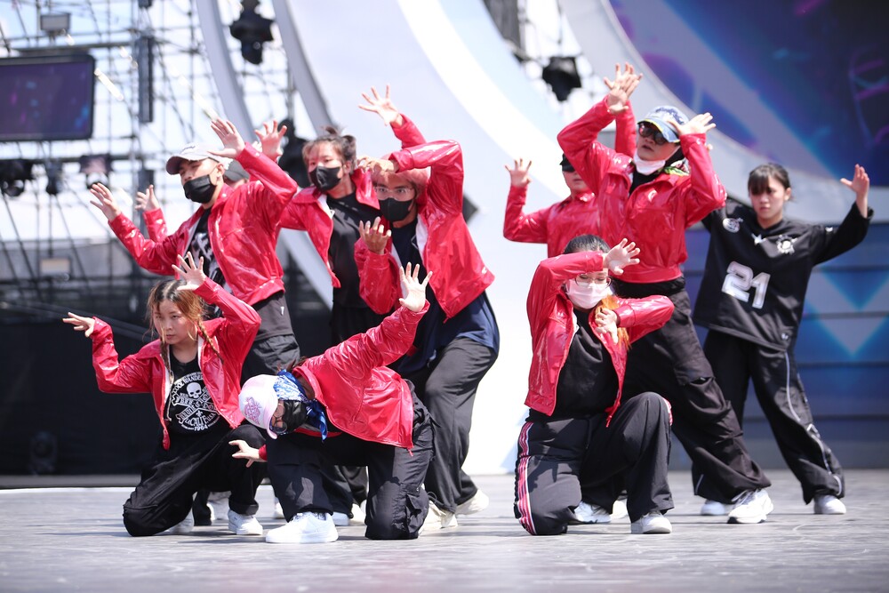 Dalat Best Dance Crew 2024 - Hoa Sen Home International Cup: Các nhóm nhảy Bảng quốc tế đội nắng, tập luyện cực “căng” - 1