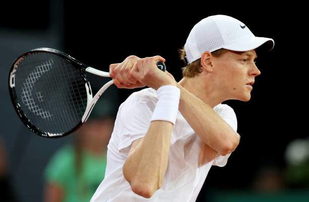 Nóng tennis Madrid Open ngày 6: Swiatek thắng áp đảo - 2