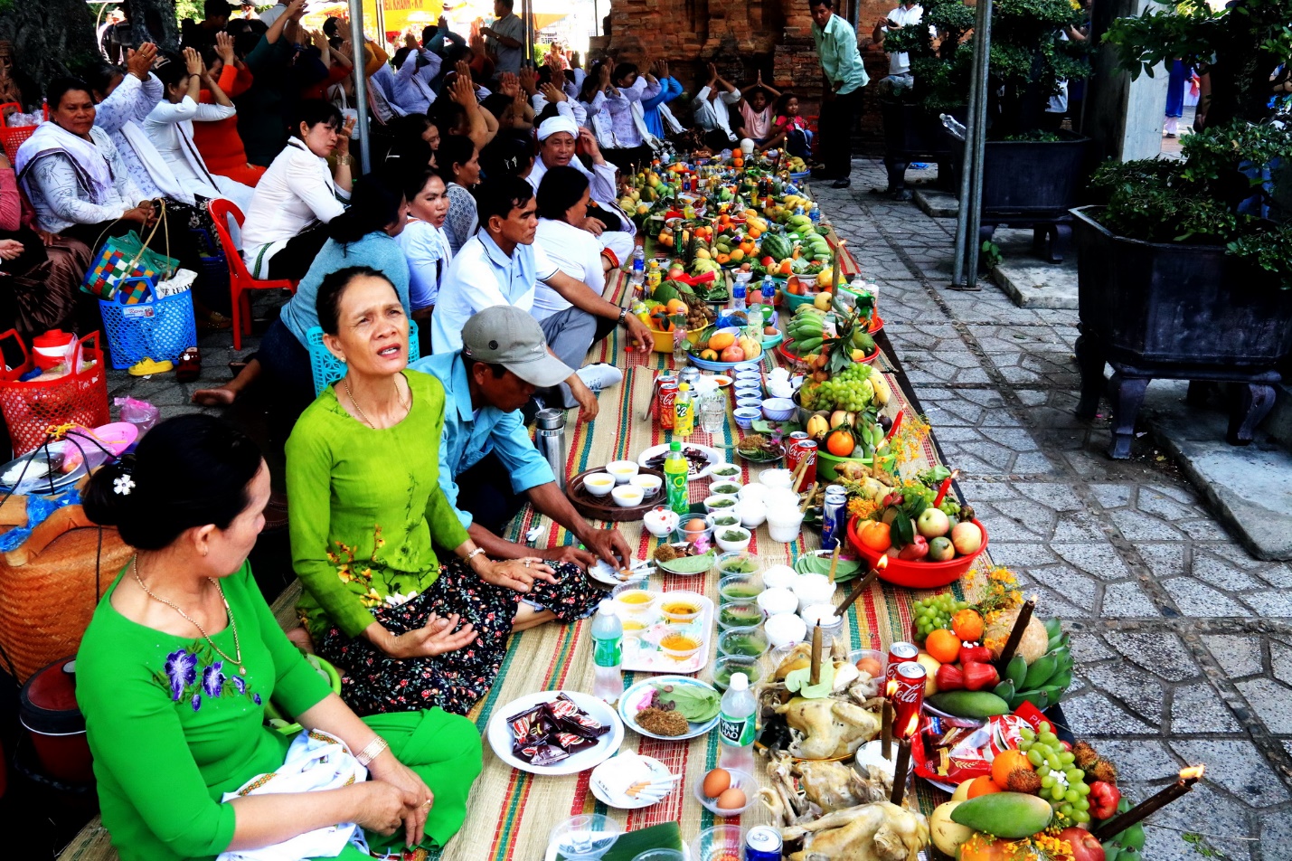 Hàng ngàn người tham dự Lễ hội Tháp Bà Ponagar - 4