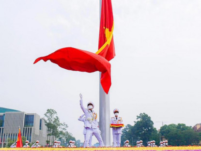 Chuyển động - 49 năm non sông một dải - Lễ thượng cờ thiêng liêng kỷ niệm ngày thống nhất đất nước