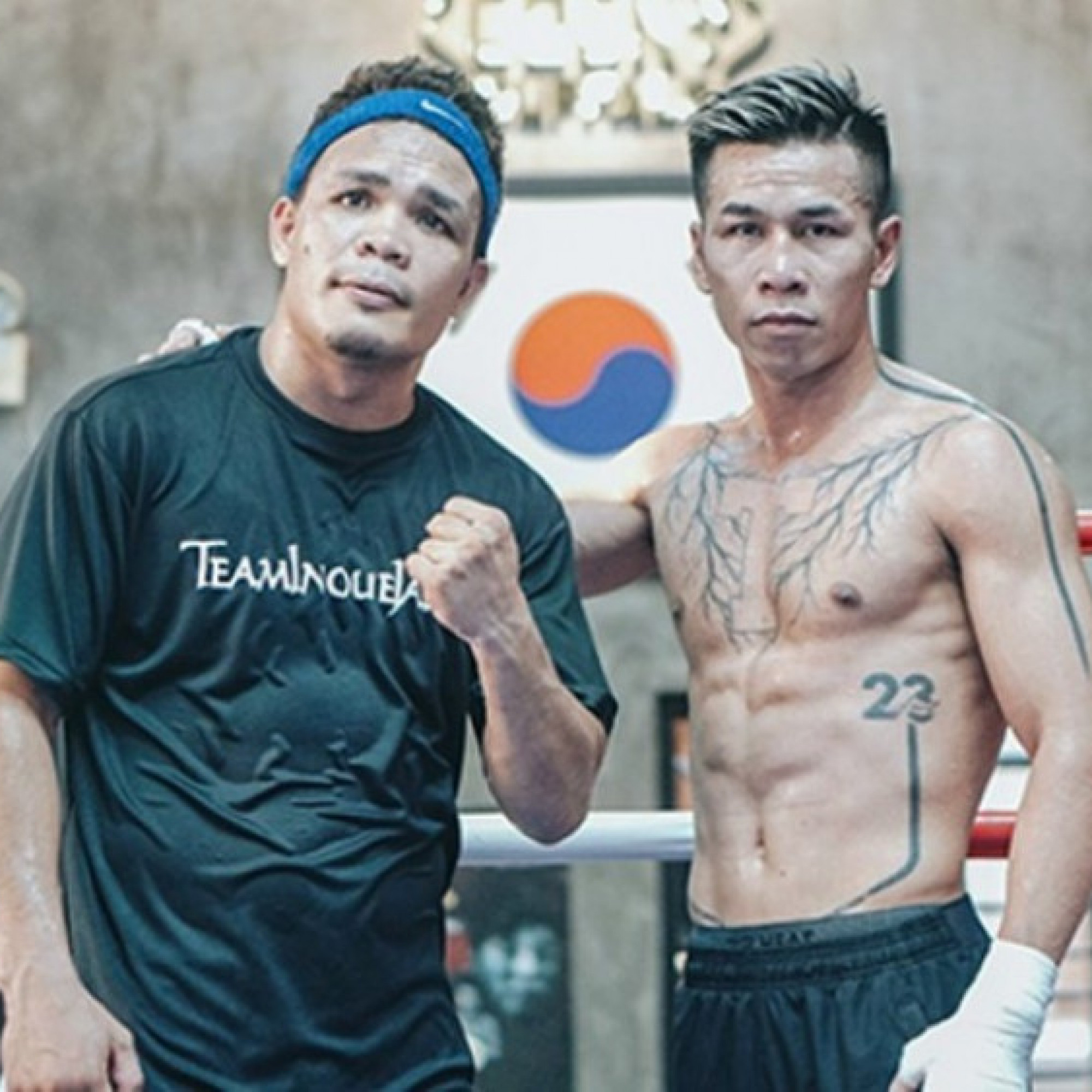  - Trần Văn Thảo "so nắm đấm" với võ sỹ Thái Lan, thọ giáo nhà vô địch thế giới