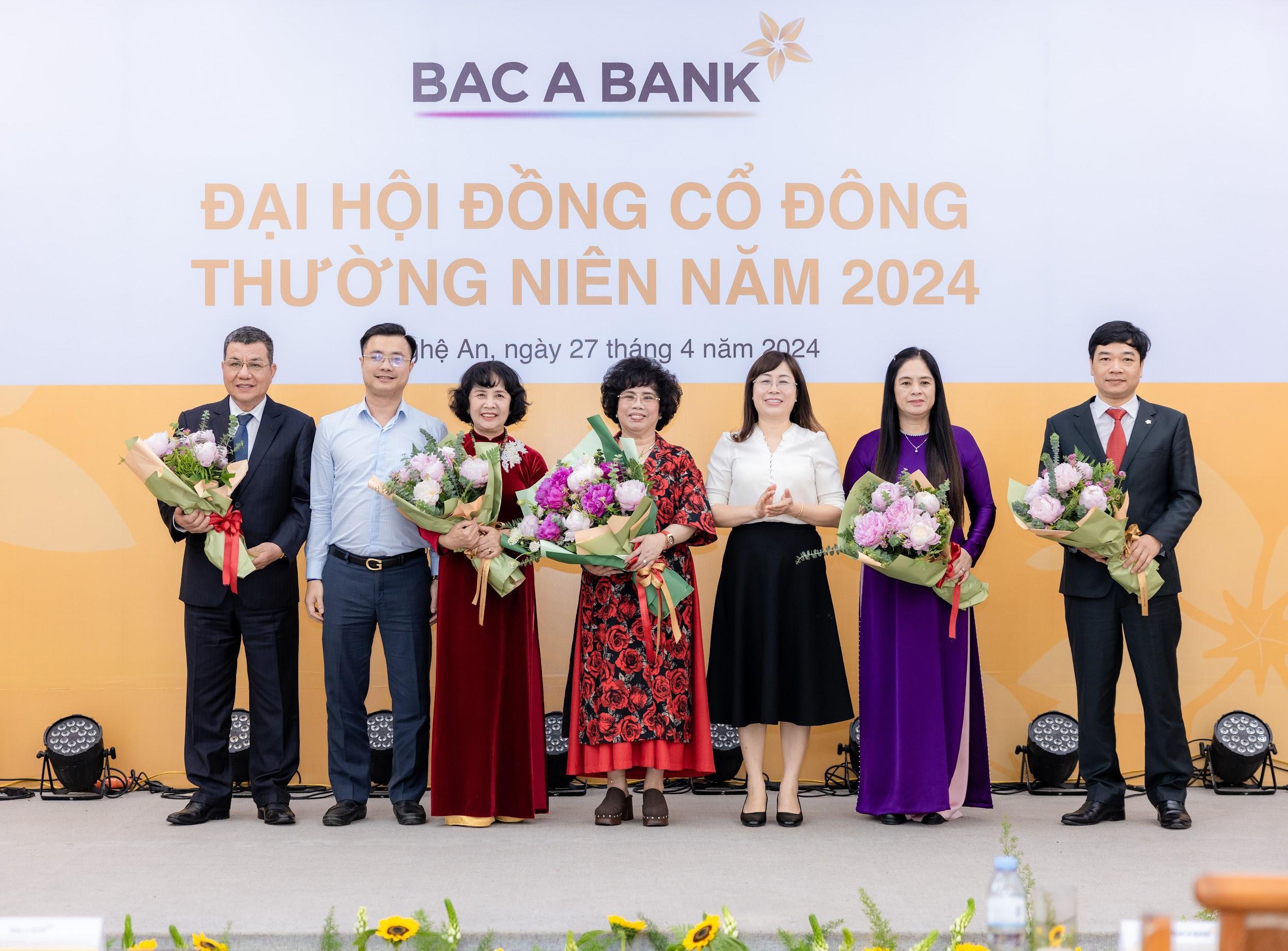 BAC A BANK ra mắt thành viên HĐQT nhiệm kỳ mới với mục tiêu tăng trưởng - 7