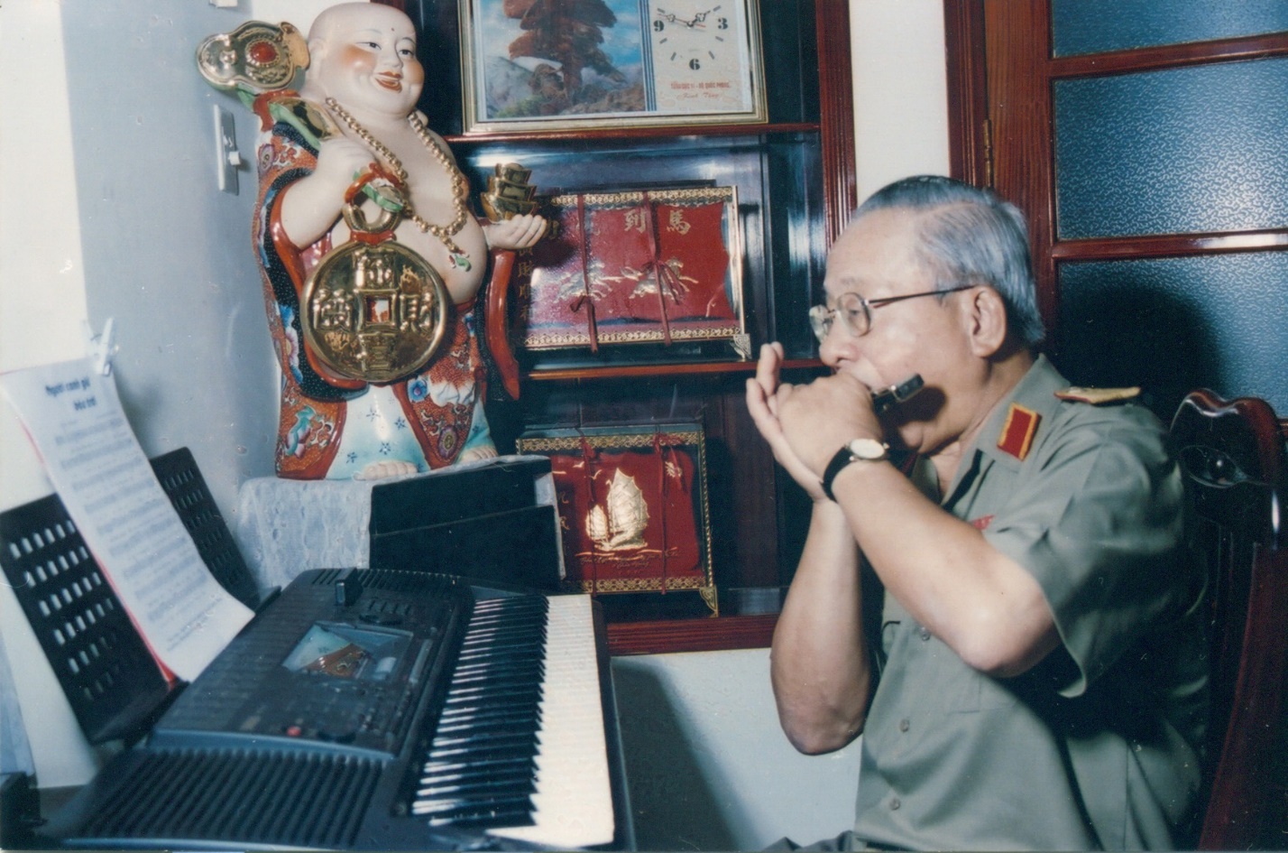 Người thổi kèn harmonica trên chiến hào Điện Biên Phủ - 5