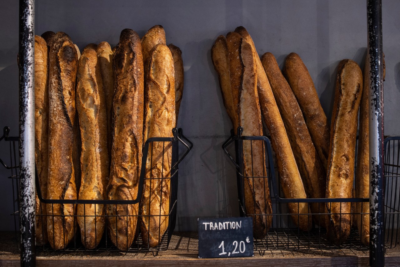 Chiếc bánh mì baguette dài 140 mét 