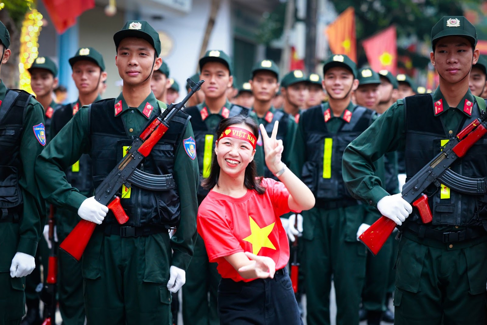 nhung khoanh khac tham tinh dan quan ben le le dieu binh tai dien bien phu - 18