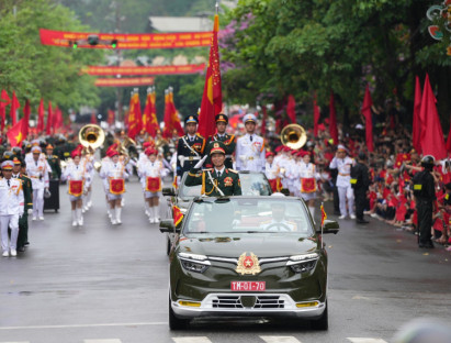  - Điều đặc biệt về mẫu xe VinFast mui trần tại Lễ diễu binh chiến thắng Điện Biên Phủ