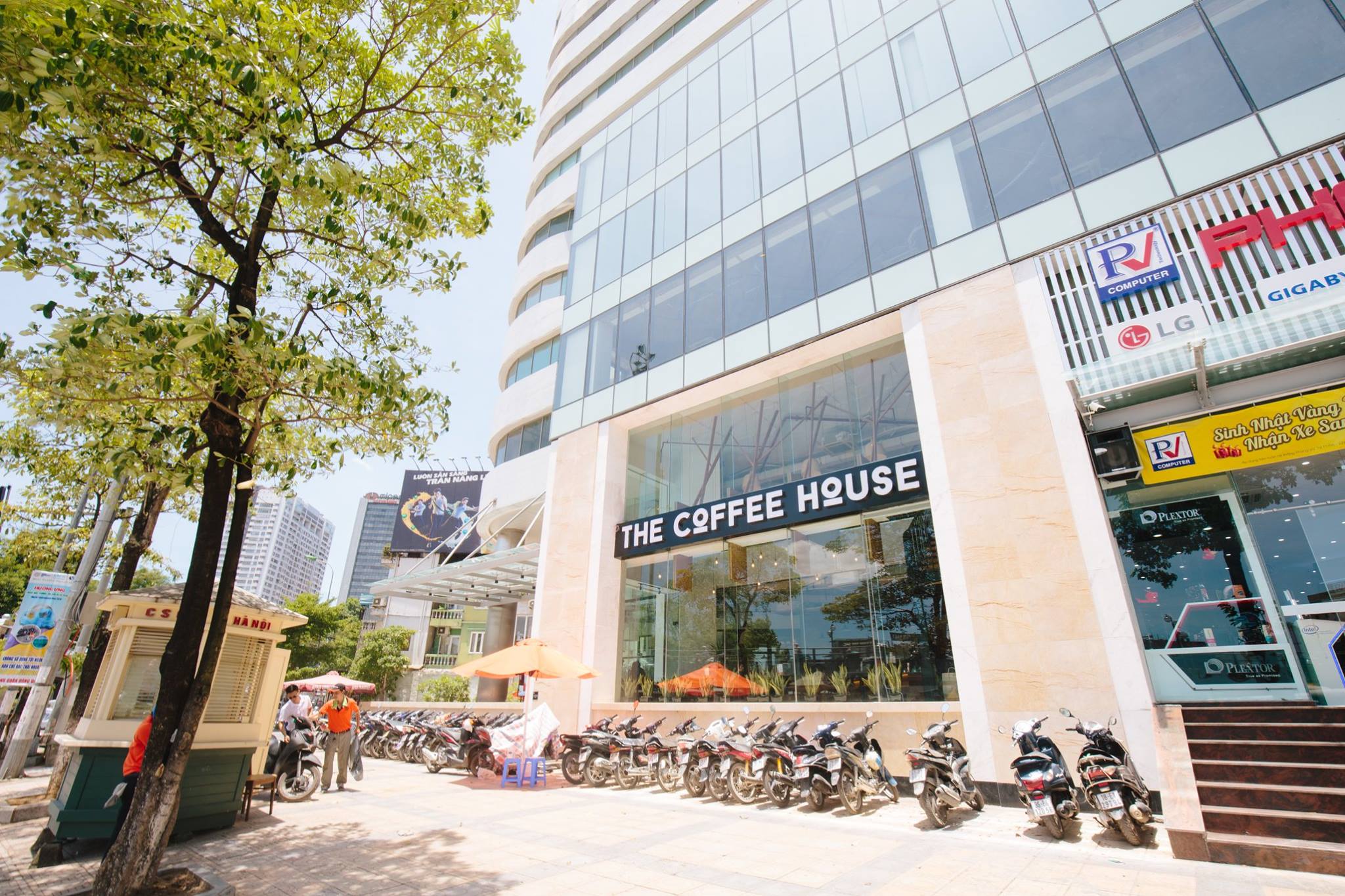 The Coffee House lên tiếng về sự cố vỡ kính khiến nữ bác sĩ bị thương nặng - 1
