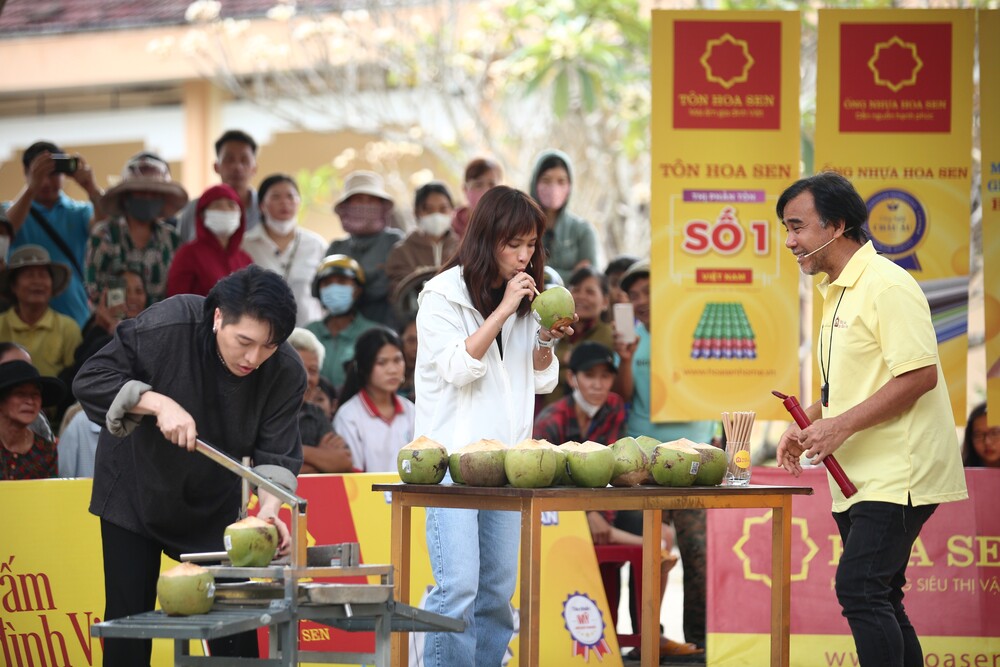 Ca sĩ Ái Phương và ca nhạc sĩ Châu Đăng Khoa góp sức mang về giải thưởng 90 triệu cho trẻ em mồ côi - 1