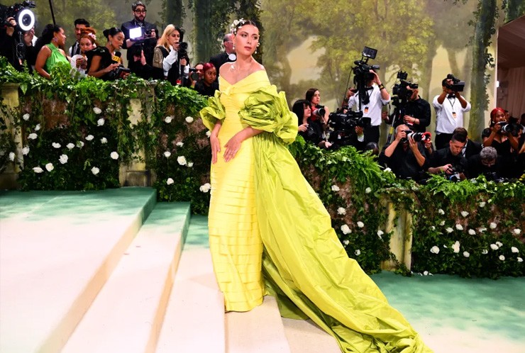 "Búp bê" Sharapova diện váy quý phái như nữ hoàng bước ra từ cổ tích - 4