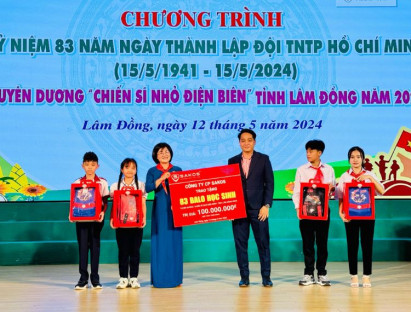 Giải trí - SAKOS trao tặng balo học sinh trị giá 100 triệu đồng cho “Chiến sĩ nhỏ Điện Biên” tỉnh Lâm Đồng