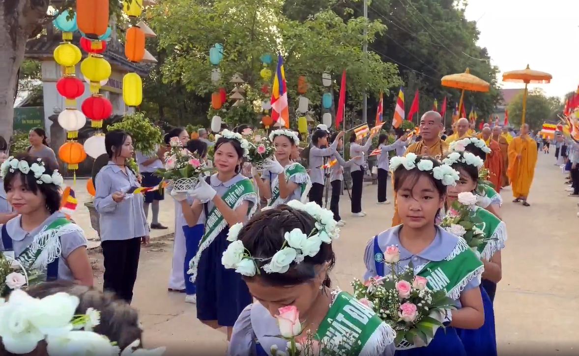 Độc đáo tháp tre cao 40m mô phỏng tháp Đại giác, mừng lễ Phật đản - 2