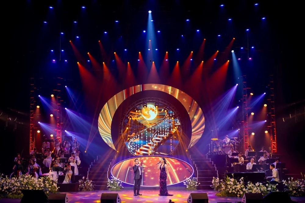 "Ông hoàng nốt cao" của showbiz Việt vẫn cực phong độ sau 25 năm, khẳng định đẳng cấp khiến khán giả "nổi da gà" - 2