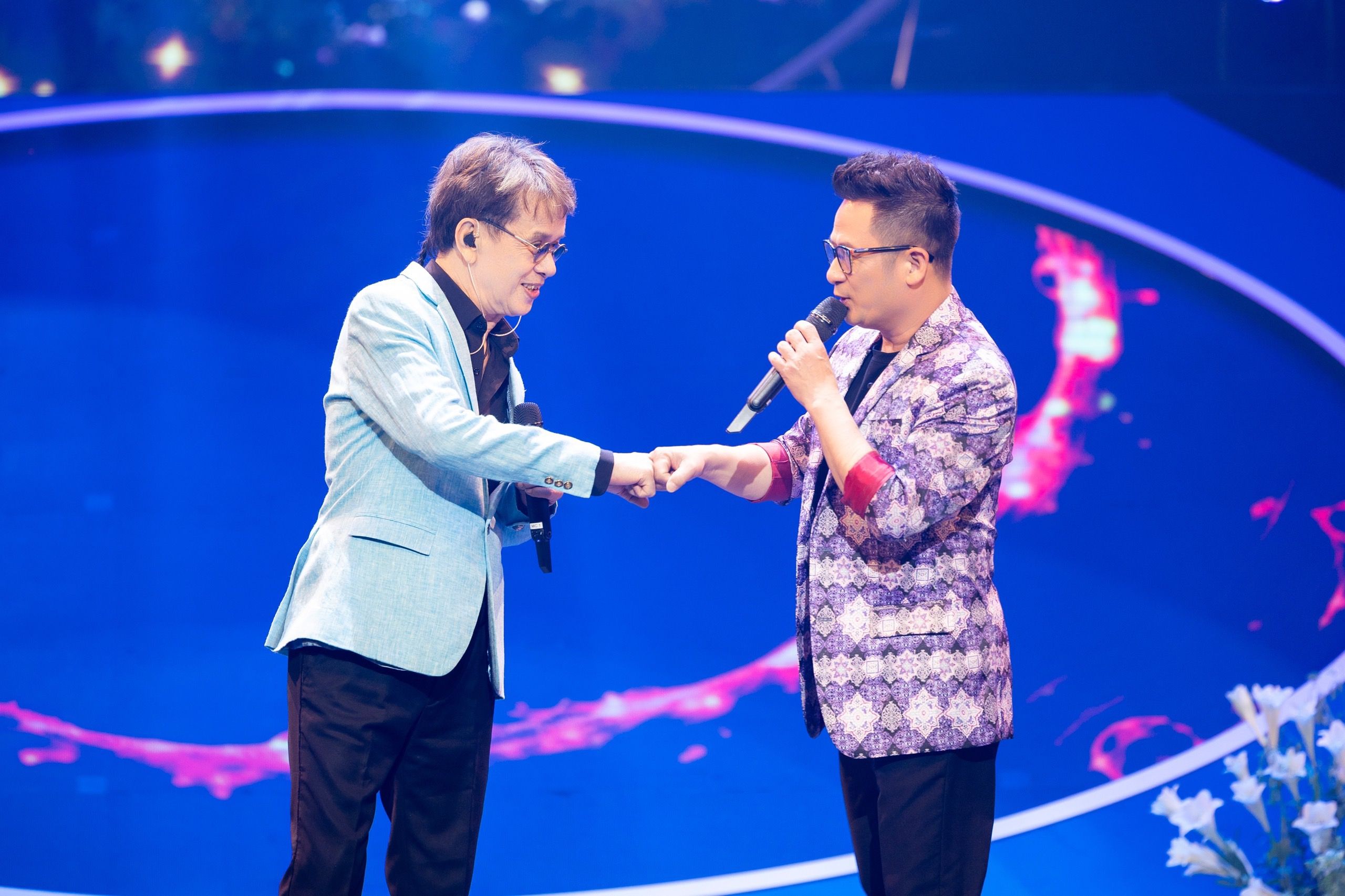 "Ông hoàng nốt cao" của showbiz Việt vẫn cực phong độ sau 25 năm, khẳng định đẳng cấp khiến khán giả "nổi da gà" - 4