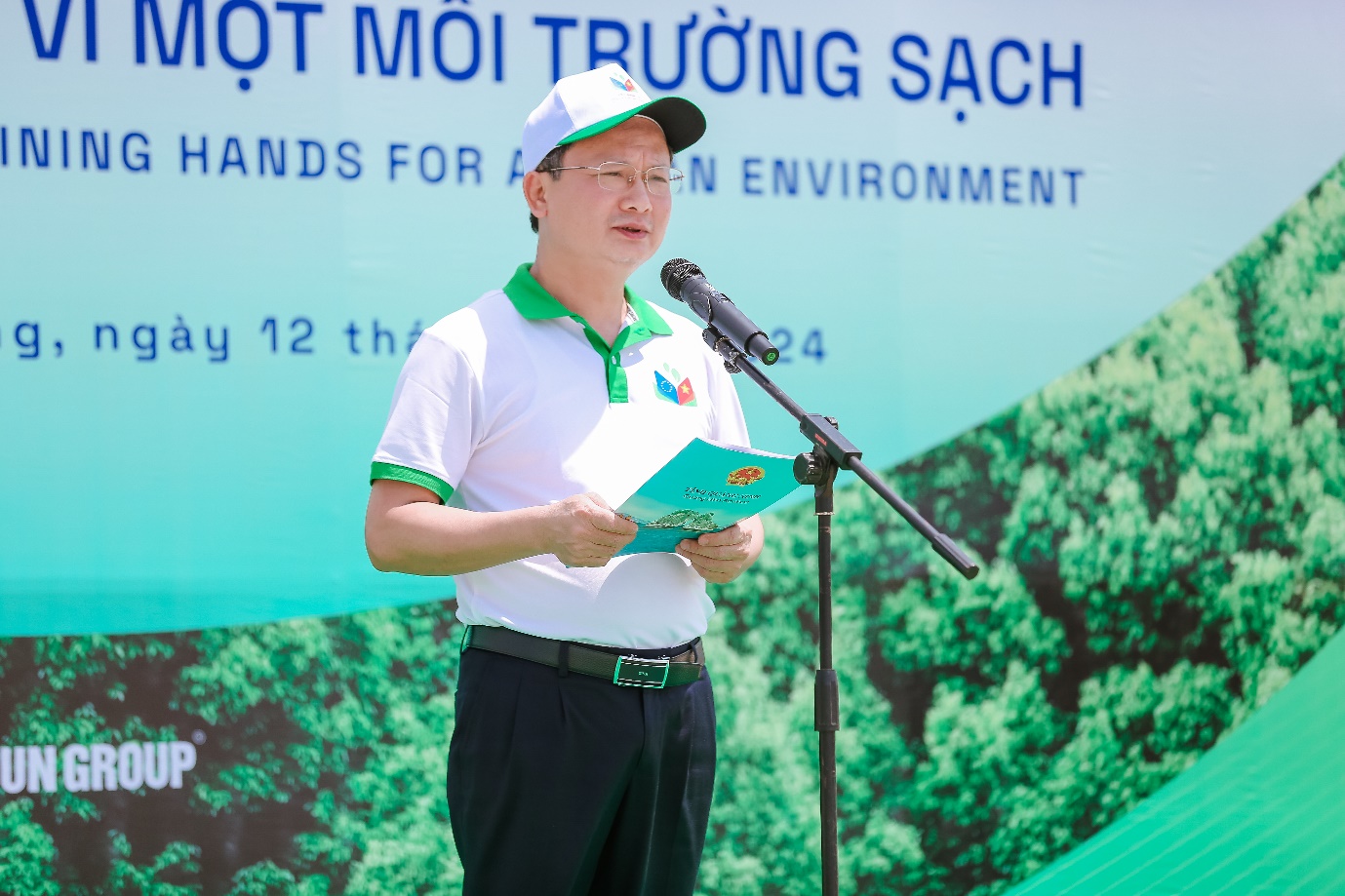 phai doan chau au cung bo ngoai giao don rac tren vinh ha long - 6