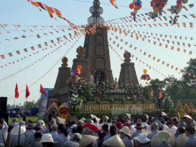 Sự kiện đặc sắc - Độc đáo tháp tre cao 40m mô phỏng tháp Đại giác, mừng lễ Phật đản
