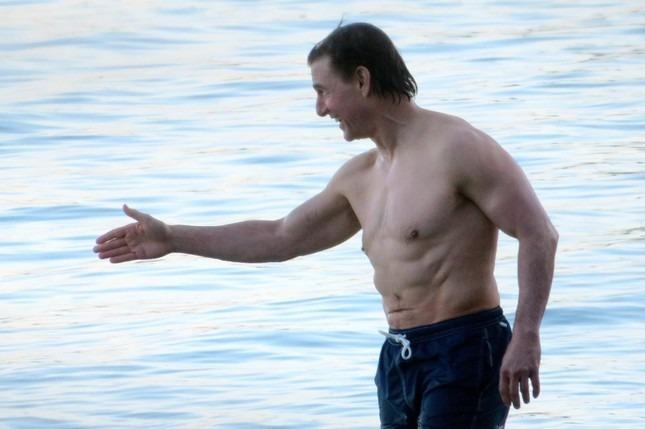 Tom Cruise làm gì giữa lúc con gái bỏ họ cha? - 2