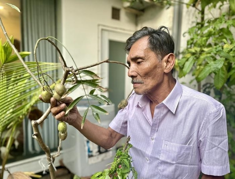 Thương Tín không được cầm trọn 30 triệu đồng cát-xê mà chia nhỏ và nhận tiền theo tháng