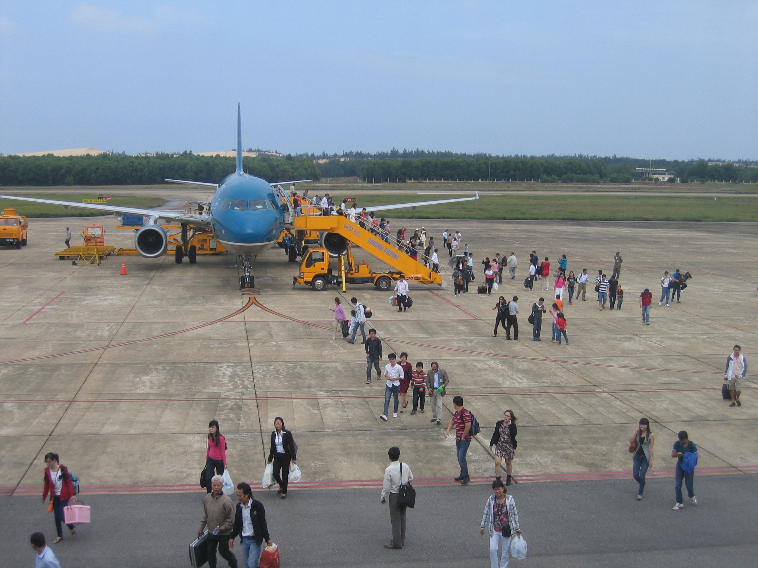 Khách đông, Quảng Bình muốn tăng chuyến bay đến và đi từ TP.HCM và Hà Nội - 1