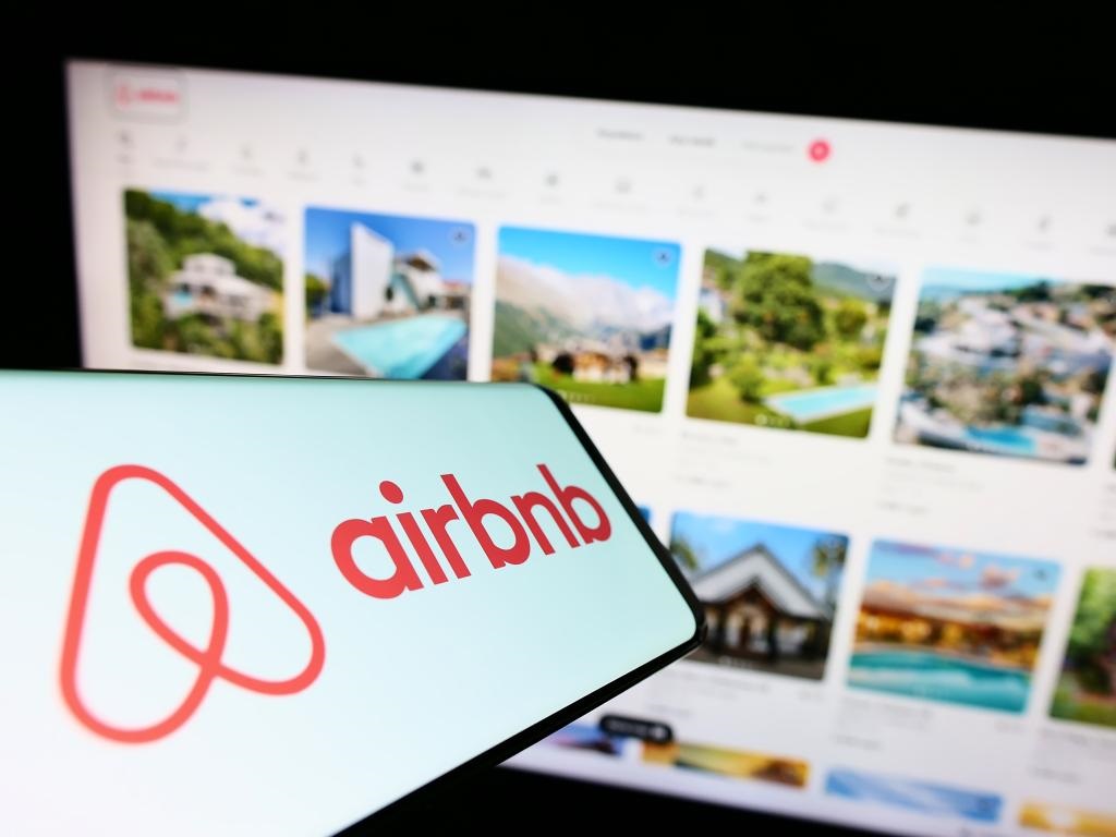 Airbnb ngày càng đắt đỏ - 1