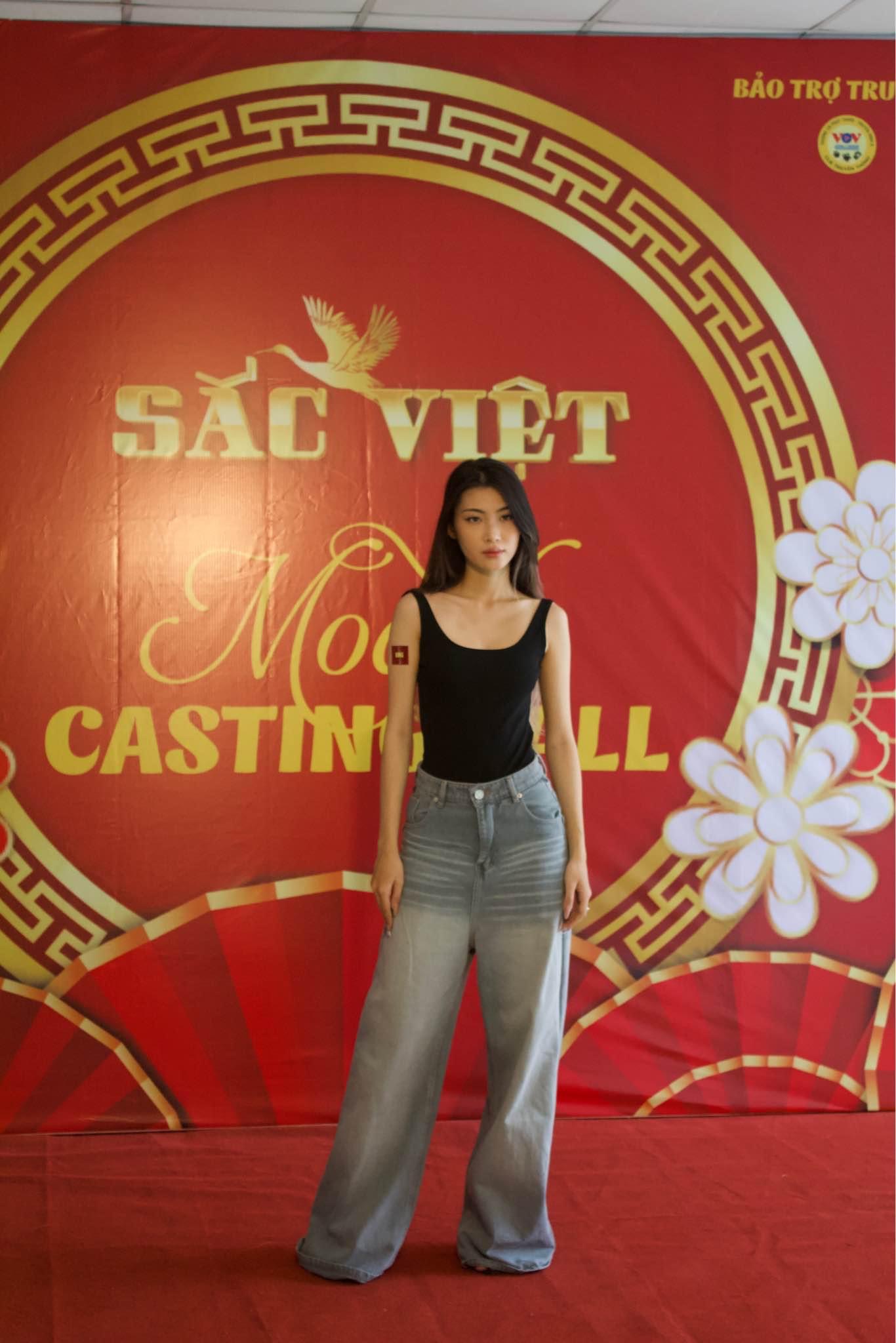 Đông đảo người mẫu trẻ tham gia casting Sắc Việt fashion show - 3