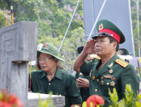  - Xúc động kỷ niệm 65 năm ngày mở đường Trường Sơn, đường mòn Hồ Chí Minh
